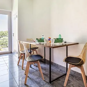 Leaning Tower Cozy 3 Bedroom Holiday Home